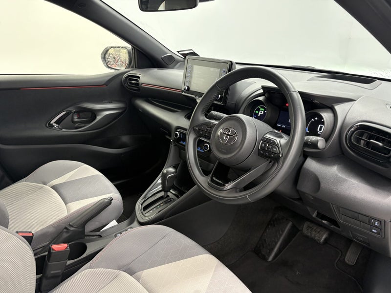 2024 Toyota Yaris ZR Hybrid image 3