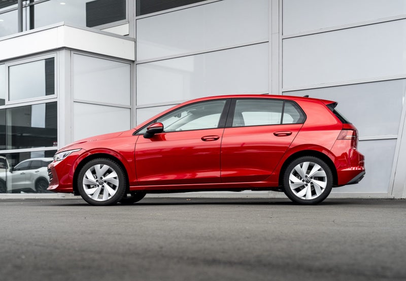 2024 Volkswagen Golf Life 110kW Petrol Auto / T... image 4