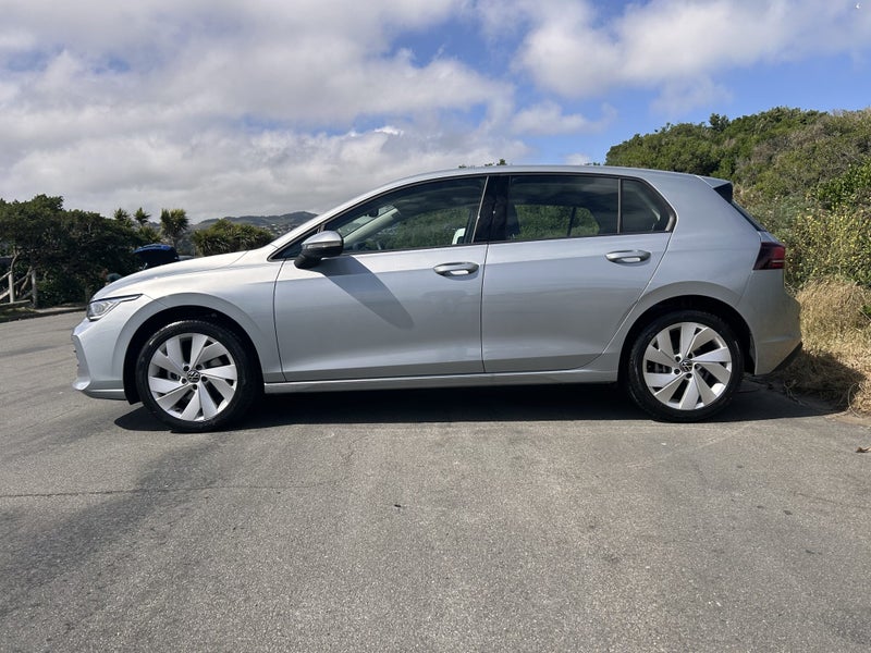2024 Volkswagen Golf Life image 4
