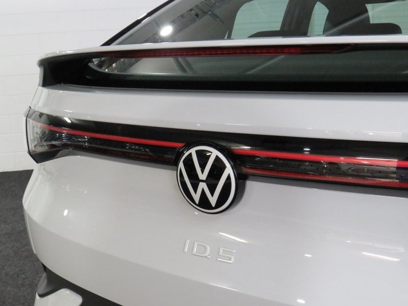 2024 Volkswagen ID.5 PRO image 5