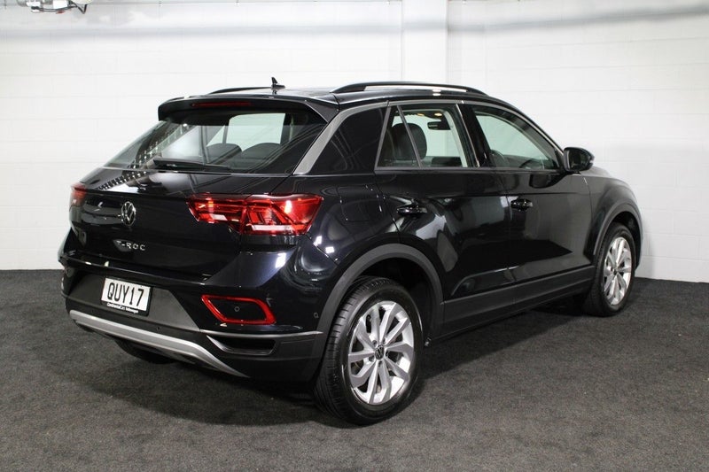 2024 Volkswagen T-Roc TSI LIFE 2WD image 2