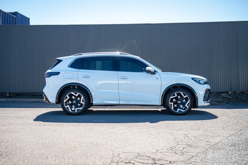 2024 Volkswagen Tiguan TSI R-Line, Touring package image 5