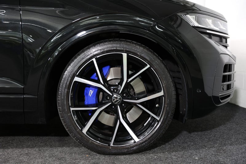 2024 Volkswagen Touareg R PHEV image 5