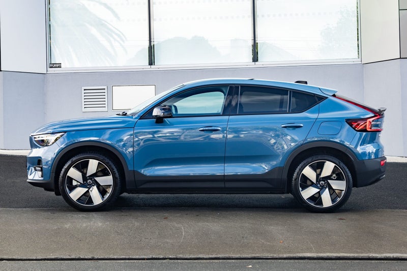 2024 Volvo C40 Recharge Ultimate Twin Motor AWD... image 4