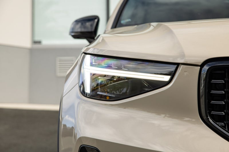 2024 Volvo XC40 B4 FWD Ultra Dark image 4