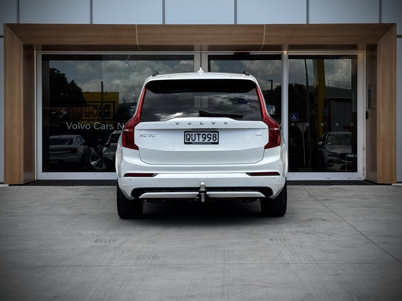2024 Volvo XC90 T8 Ultimate Recharge Plug-in Hy... image 4