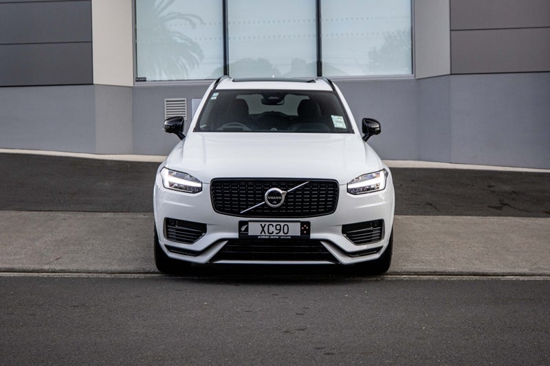 2024 Volvo XC90 T8 Ultimate Recharge Plug-in Hy... image 3