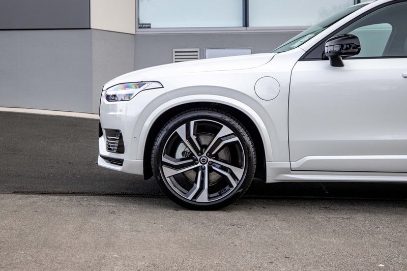 2024 Volvo XC90 T8 Ultimate Recharge Plug-in Hy... image 4