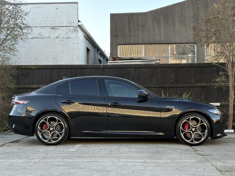 2025 Alfa Romeo Giulia Veloce 2.0L image 2