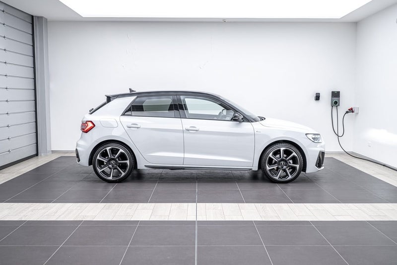 2025 Audi A1 35 TFSI S LINE image 2