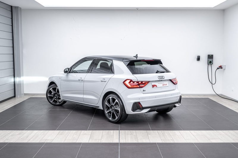 2025 Audi A1 35 TFSI S LINE image 3