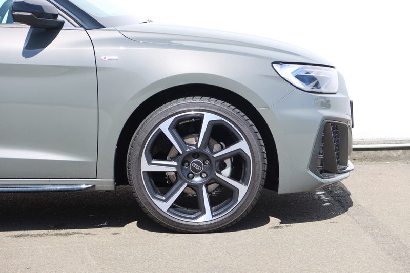 2025 Audi A1 35 TFSI S line image 4