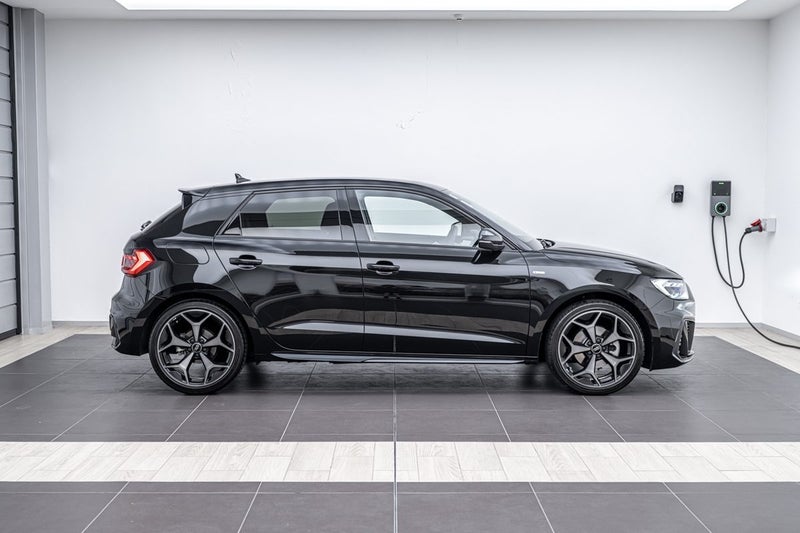 2025 Audi A1 35 TFSI S LINE image 2