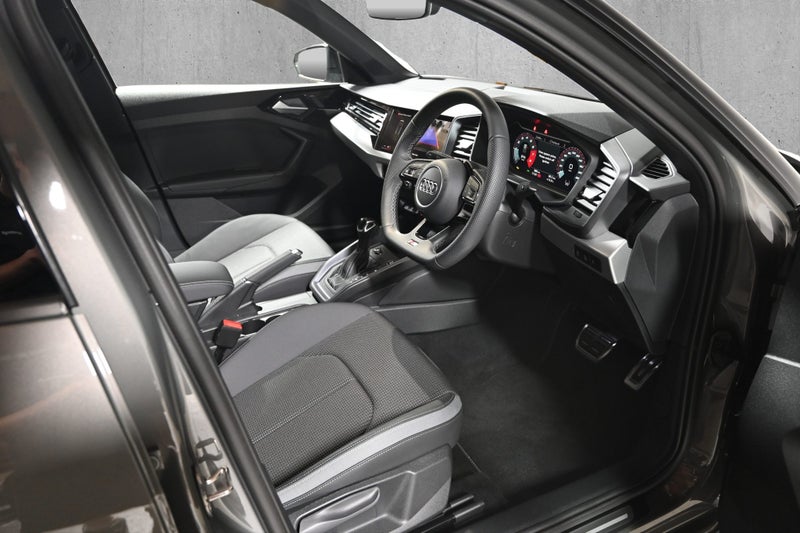 2025 Audi A1 35 TFSI S Line image 2