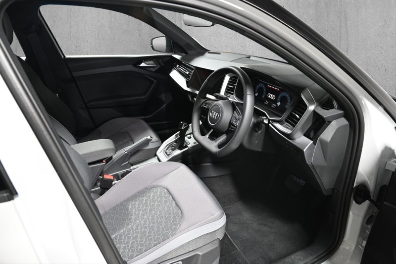 2025 Audi A1 35 TFSI S Line image 2