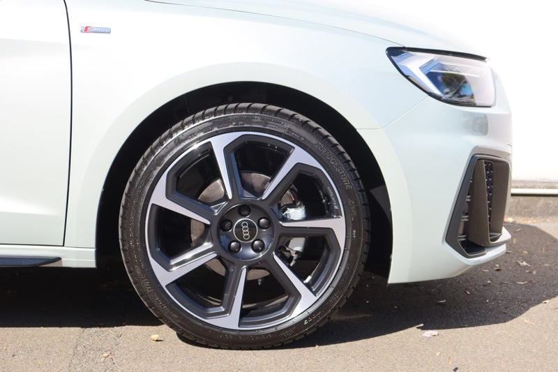 2025 Audi A1 35 TFSI S line image 4
