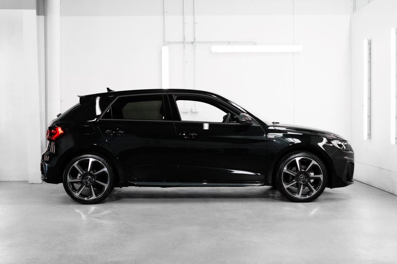 2025 Audi A1 35 TFSI S line image 4