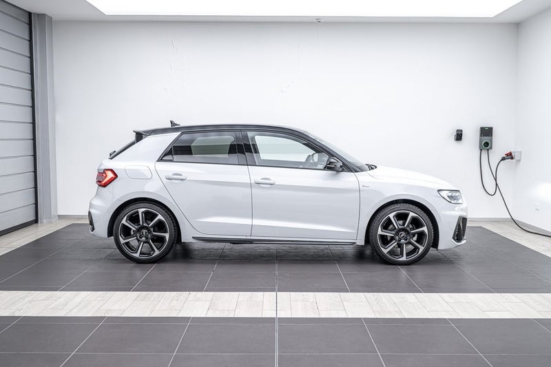 2025 Audi A1 35 TFSI S LINE image 2