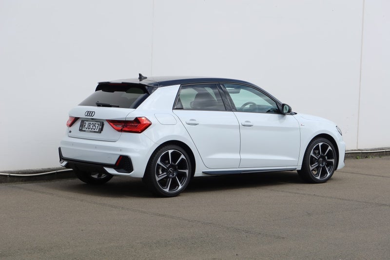 2025 Audi A1 35 TFSI S line image 3