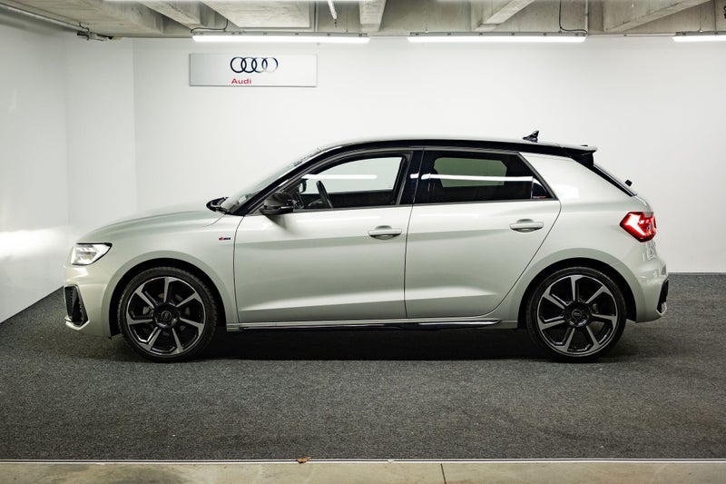 2025 Audi A1 35 TFSI S line image 4