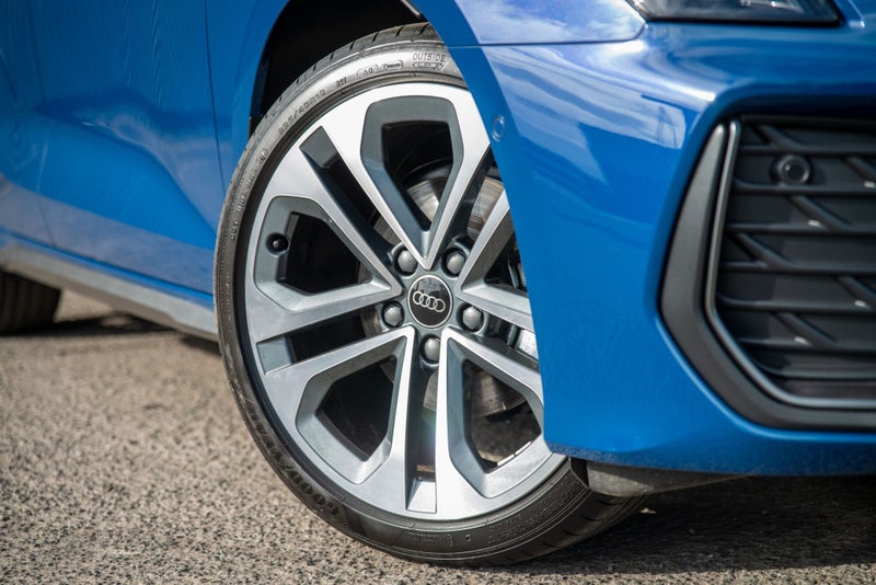 2025 Audi A3 35 TFSI 110kW S line Sportback image 3