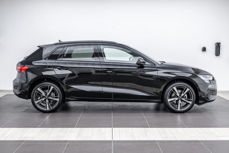 2025 Audi A3 35 TFSI ADVANCED image 2
