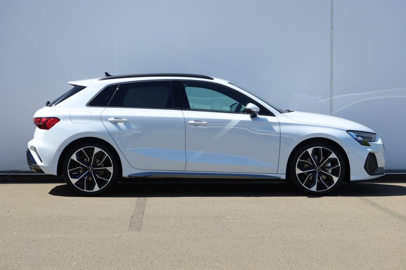 2025 Audi A3 35 TFSI S Tronic image 2