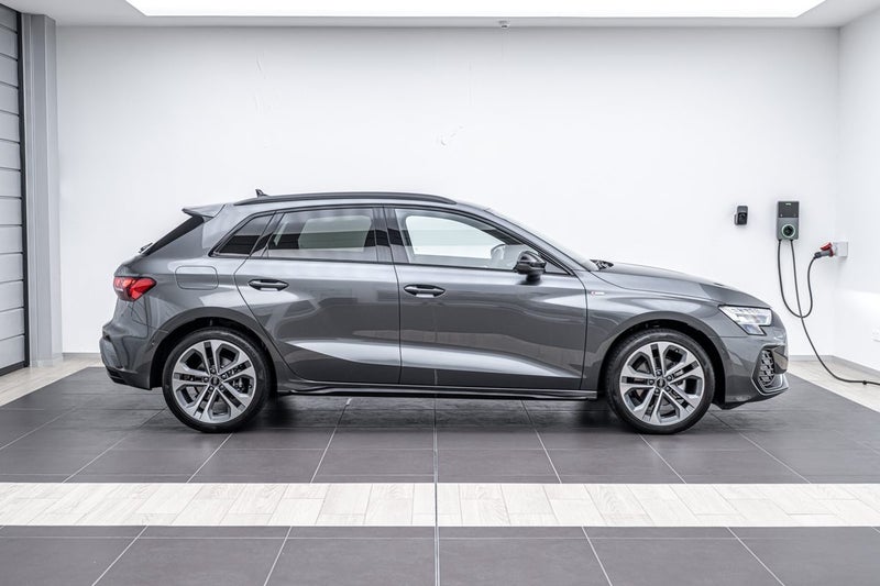 2025 Audi A3 SPORTBACK 35 TFSI S TRONIC image 2
