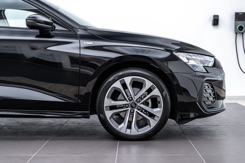 2025 Audi A3 SPORTBACK 35 TFSI S TRONIC 110 KW image 4