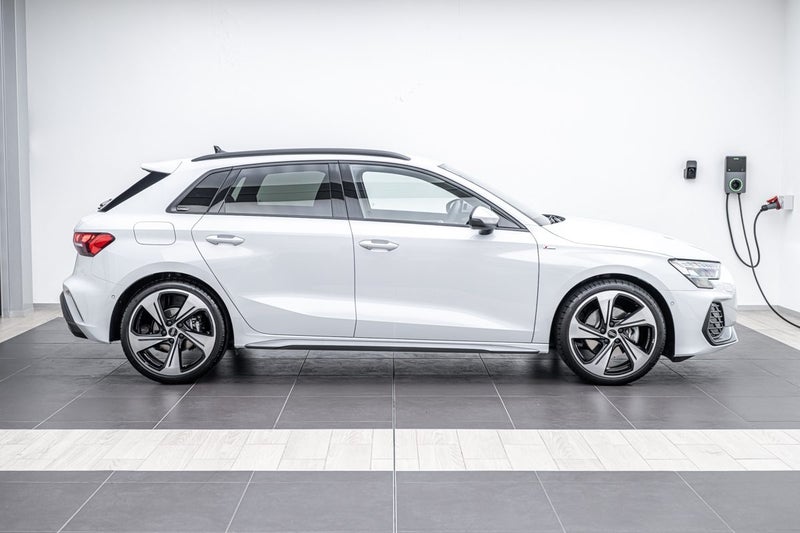 2025 Audi A3 SPORTBACK 35 TFSI S TRONIC 110KW image 2