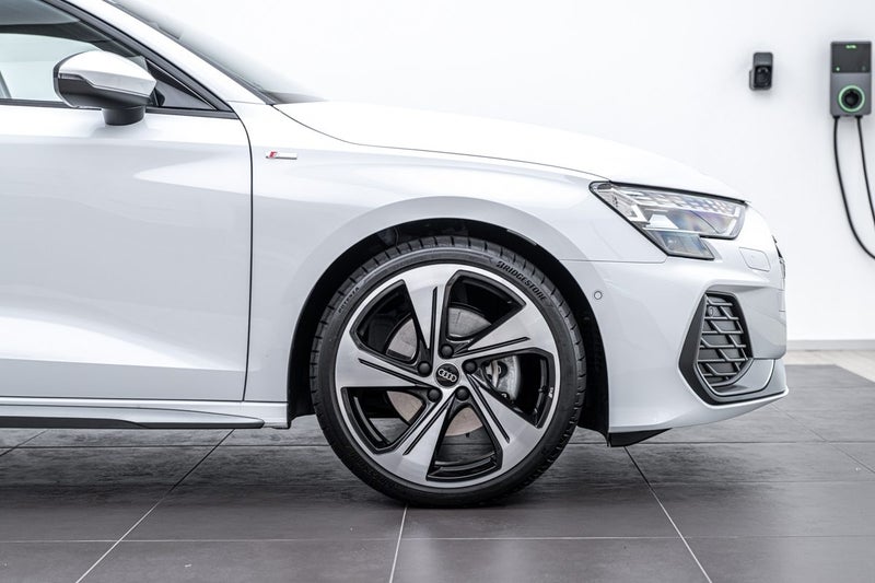 2025 Audi A3 SPORTBACK 35 TFSI S TRONIC 110KW image 3