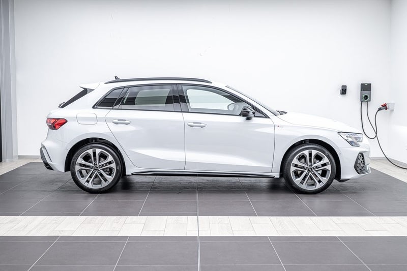 2025 Audi A3 SPORTBACK 35 TFSI S TRONIC image 2