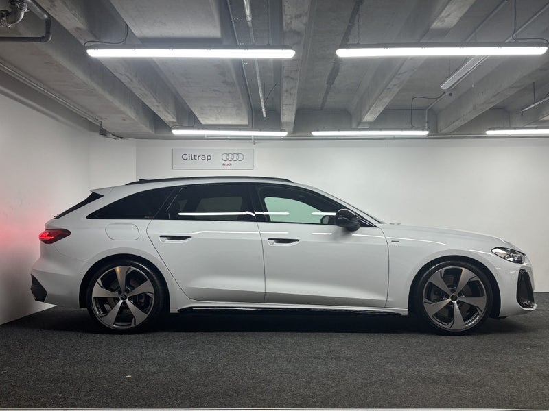 2025 Audi A5 e-Hybrid Avant S line image 3