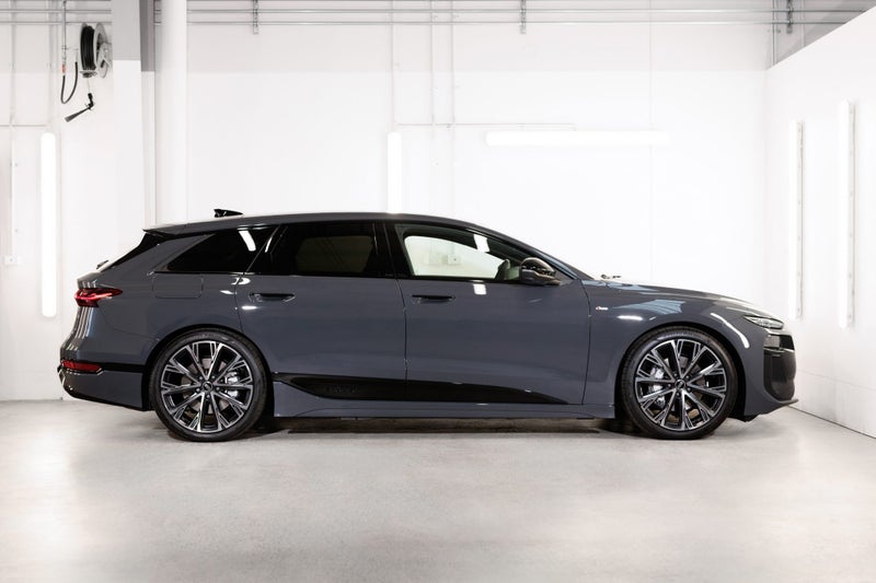2025 Audi A6 Avant e-tron S line quattro image 4
