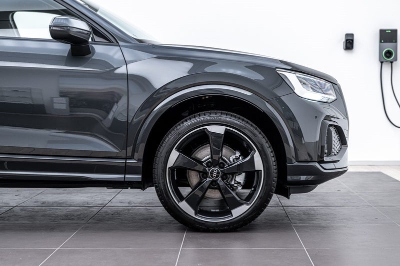 2025 Audi Q2 35 TFSI S TRONIC 110 KW image 3