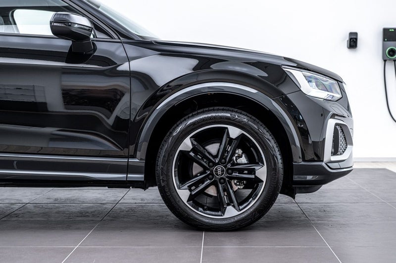 2025 Audi Q2 35 TFSI S TRONIC 110 KW image 5