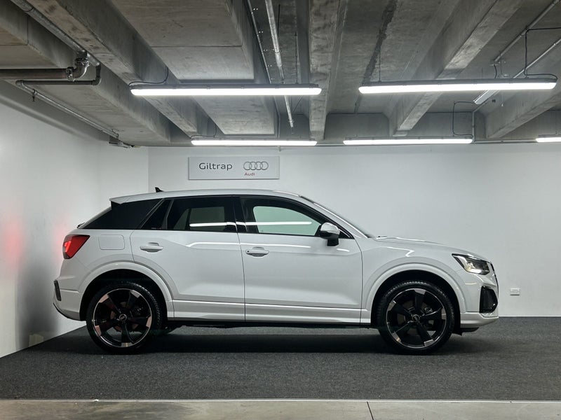 2025 Audi Q2 35 TFSI S tronic 110 kW image 3