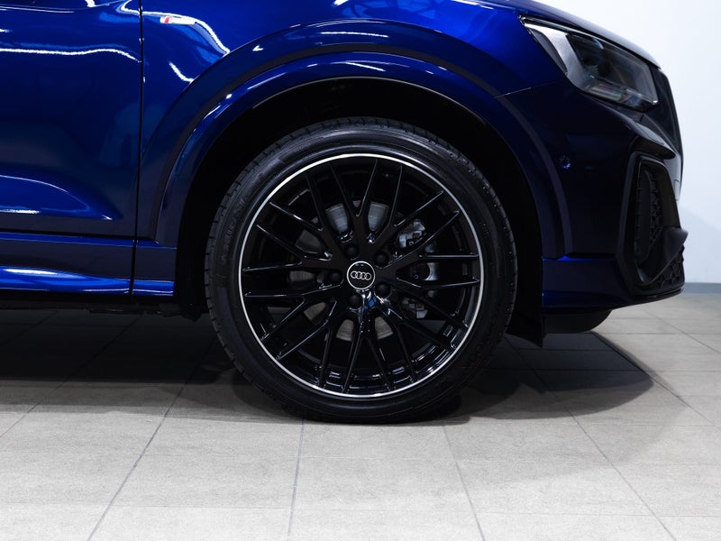 2025 Audi Q2 40 S-Line Quattro 2L 4WD image 3
