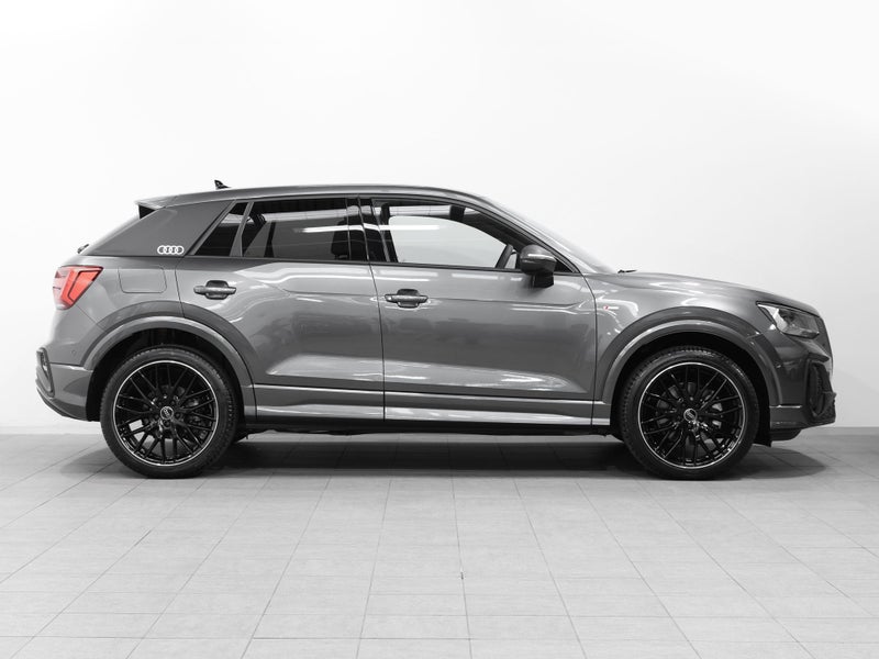 2025 Audi Q2 40 S-Line Quattro 2L 4WD image 3