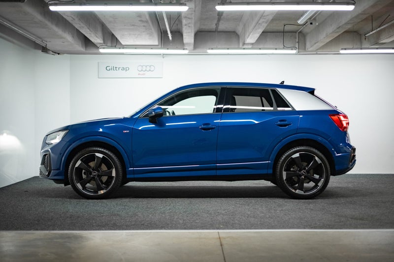 2025 Audi Q2 40 TFSI quattro S line image 4