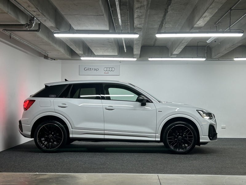 2025 Audi Q2 40 TFSI quattro S line image 3