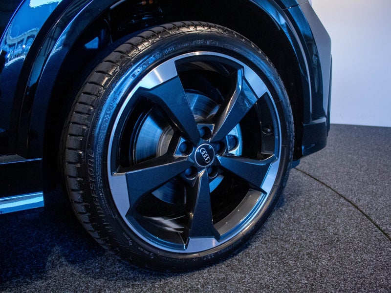 2025 Audi Q2 S-line 40 TFSI 140kW quattro image 5