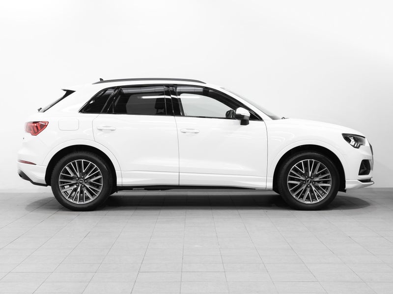 2025 Audi Q3 35 Advanced Turbo Petrol image 3