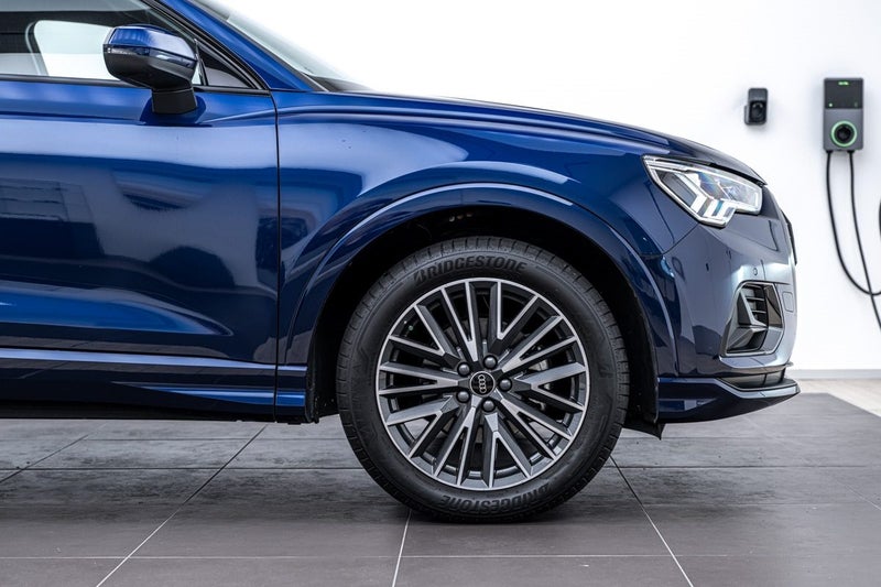 2025 Audi Q3 35 TFSI Advanced image 4