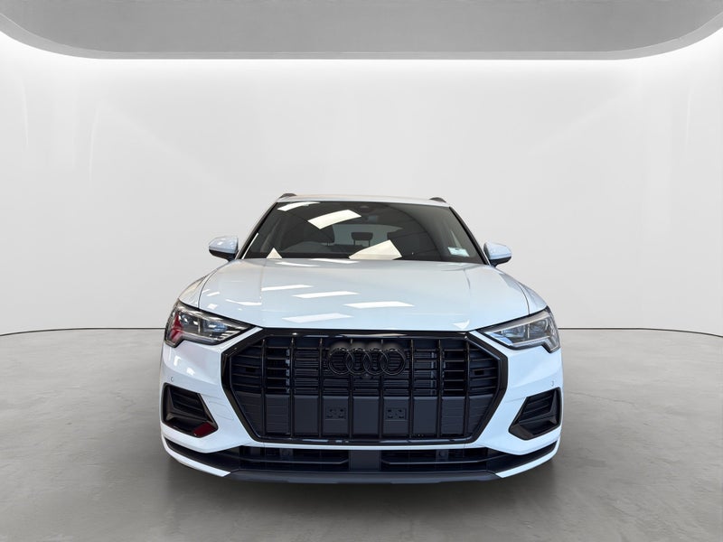 2025 Audi Q3 35 TFSI Advanced image 2