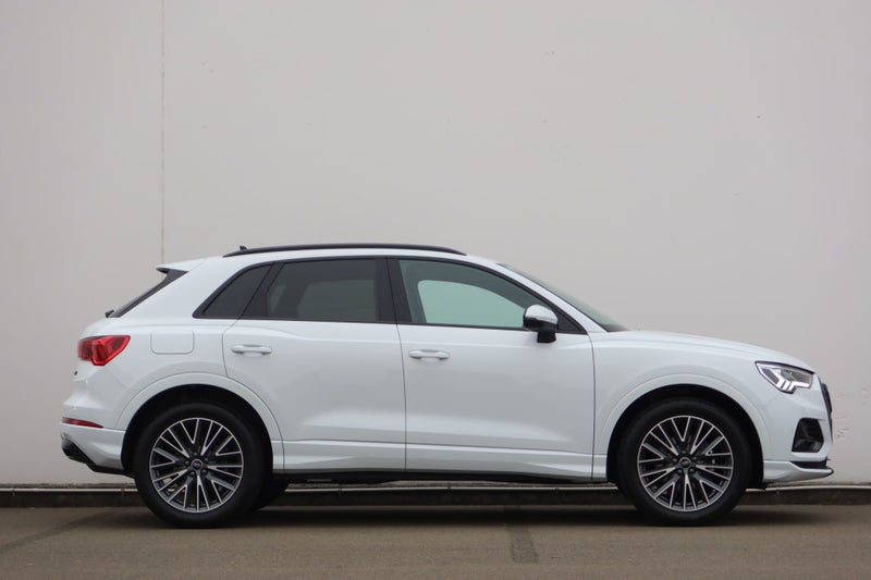 2025 Audi Q3 35 TFSI Dynamic Black Limited Edition image 2