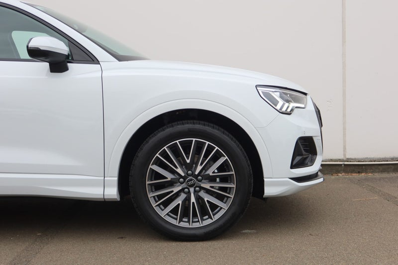2025 Audi Q3 35 TFSI Dynamic Black Limited Edition image 4