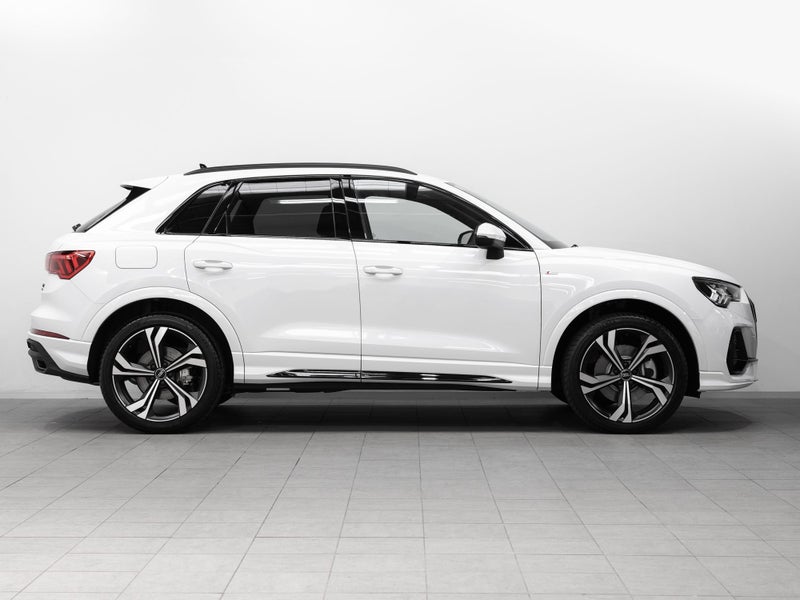 2025 Audi Q3 45 S-Line 180KW Quattro 4WD image 3