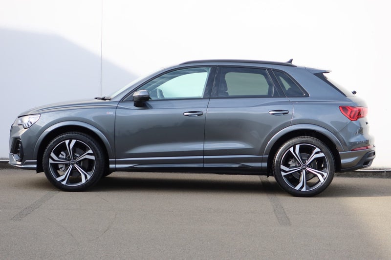 2025 Audi Q3 45 TFSI Q S Line image 3