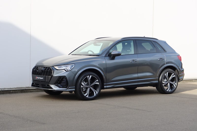 2025 Audi Q3 45 TFSI Q S Line image 4